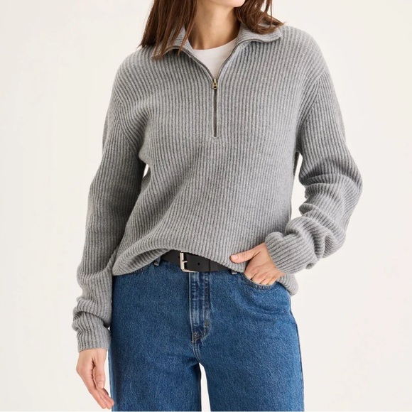 Dockers Gray Crew Neck Sweater with Ribbed Knit and Relaxed Fit - Picture 1 of 6